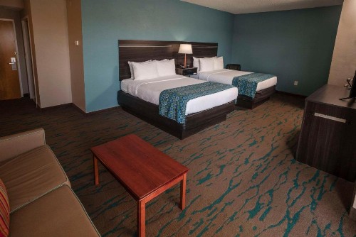 Gateway Hotel & Suites Ascend Hotel Collection - image 17