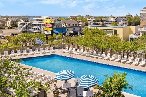 Plim Plaza Hotel - image 2