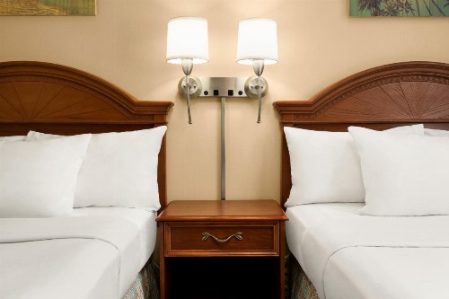 Plim Plaza Hotel - image 4