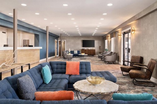 Plim Plaza Hotel - image 9
