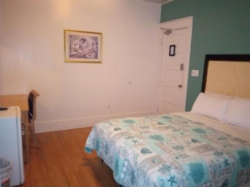Surf Villa Hotel - image 19
