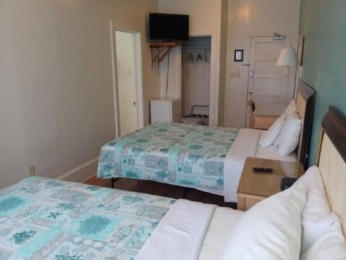 Surf Villa Hotel - image 4