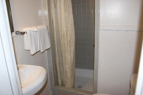 Surf Villa Hotel - image 7