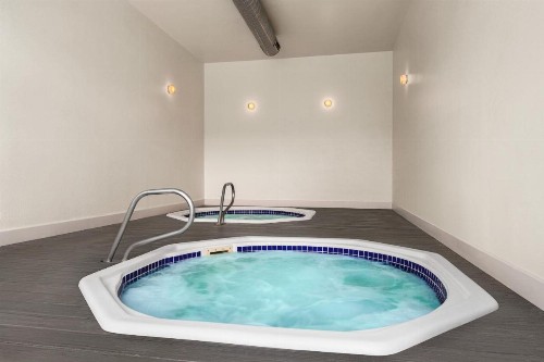 Holiday Inn Ocean City an IHG Hotel - image 13