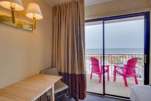Flamingo Motel - image 20