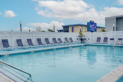 Flamingo Motel - image 22