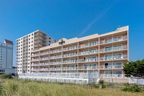 Econo Lodge Oceanfront - image 1