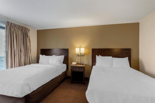 Econo Lodge Oceanfront - image 2