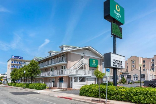 Econo Lodge Oceanfront - image 9