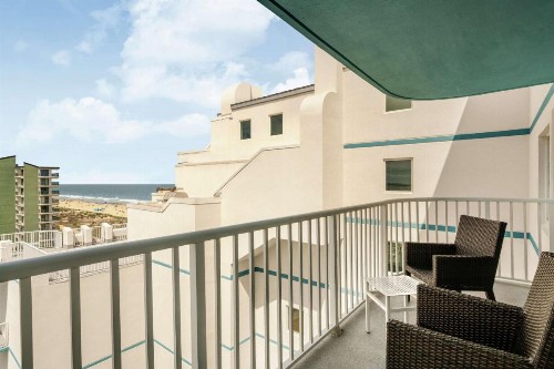 DoubleTree by Hilton Ocean City Oceanfront - image 26