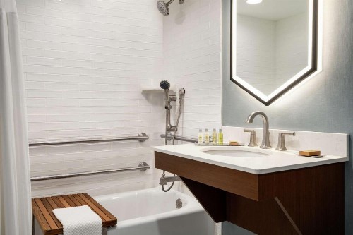 DoubleTree by Hilton Ocean City Oceanfront - image 41