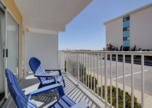 Atlantic Oceanfront Inn - image 13