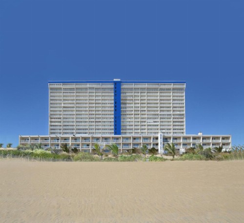 Carousel Resort Hotel and Condominiums - image 2