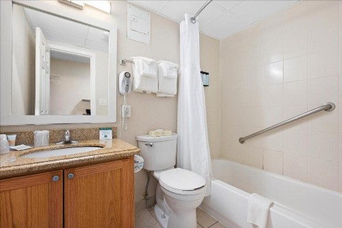 Carousel Resort Hotel and Condominiums - image 3