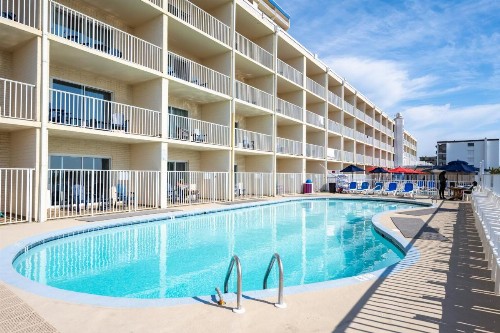 Carousel Resort Hotel and Condominiums - image 9
