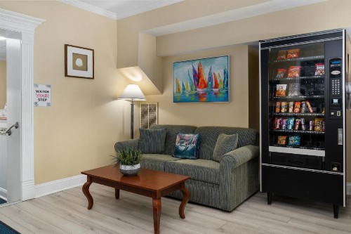 Coastal Palms Inn and Suites - image 17