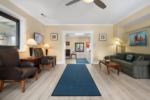 Coastal Palms Inn and Suites - image 18