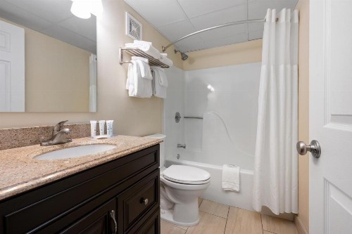 Coastal Palms Inn and Suites - image 23