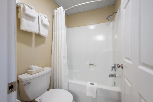 Coastal Palms Inn and Suites - image 27