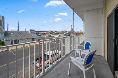 Coastal Palms Inn and Suites - image 28