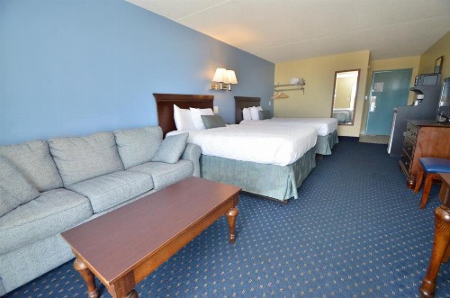 Coastal Palms Inn and Suites - image 4