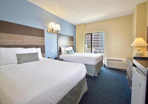 Coastal Palms Inn and Suites - image 8