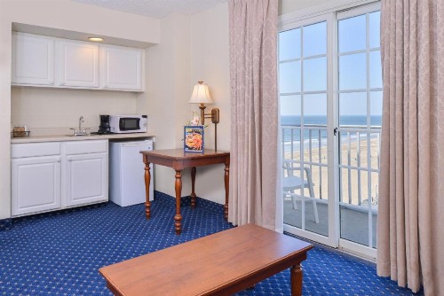 Paradise Plaza Inn - image 12