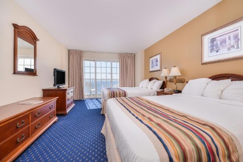 Paradise Plaza Inn - image 17