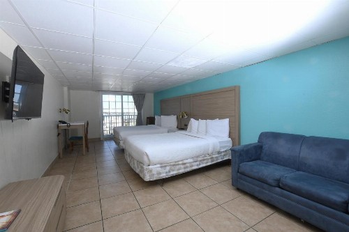 Paradise Plaza Inn - image 22
