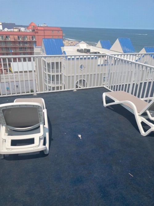 Paradise Plaza Inn - image 25