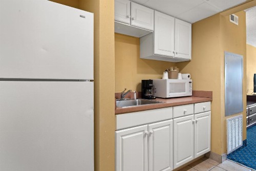 Bonita Beach Hotel - image 13