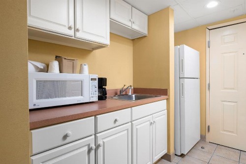 Bonita Beach Hotel - image 17