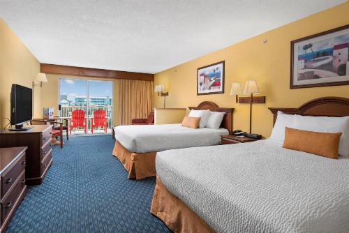Bonita Beach Hotel - image 2