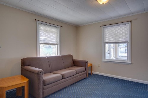 Majestic Hotel & Apartments - image 19