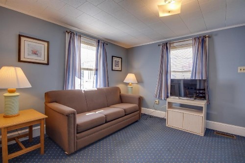 Majestic Hotel & Apartments - image 30