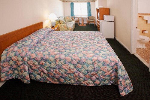 Majestic Hotel & Apartments - image 4