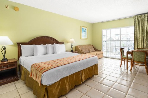 Tidelands Caribbean Boardwalk Hotel and Suites - image 23