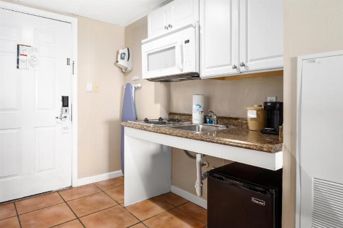 Tidelands Caribbean Boardwalk Hotel and Suites - image 26