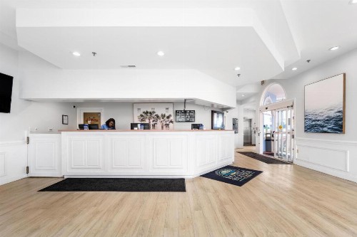 Tidelands Caribbean Boardwalk Hotel and Suites - image 30