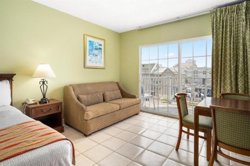 Tidelands Caribbean Boardwalk Hotel and Suites - image 38