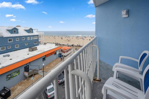 Tidelands Caribbean Boardwalk Hotel and Suites - image 48