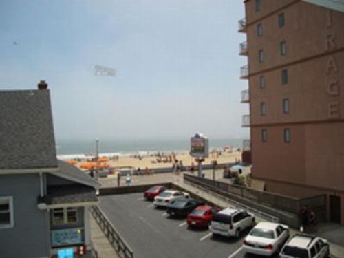 Beach Walk Hotel - image 3