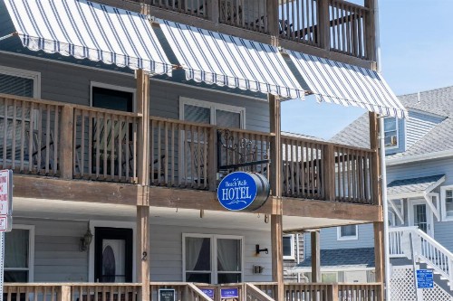 Beach Walk Hotel - image 37