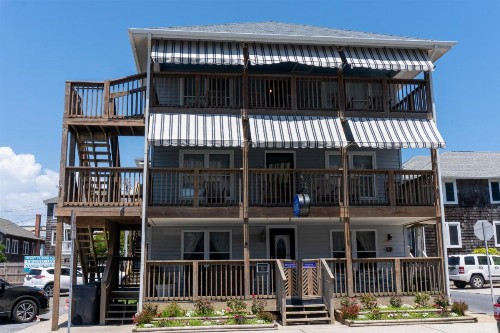 Beach Walk Hotel - image 40
