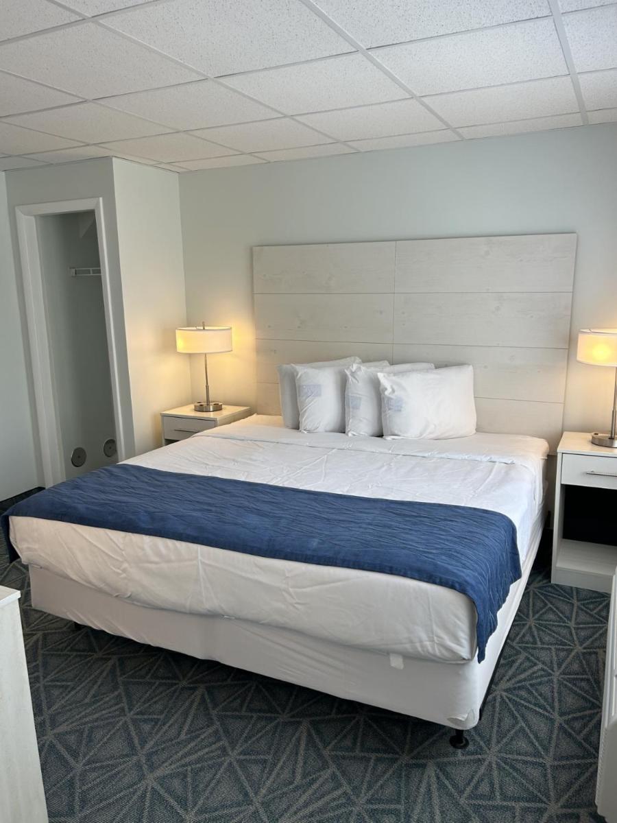 The Admiral Hotel/Motel - image 2