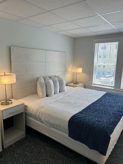 The Admiral Hotel/Motel - image 20