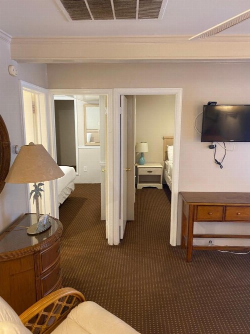 The Admiral Hotel/Motel - image 25