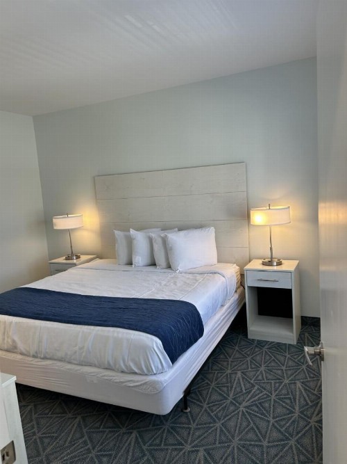 The Admiral Hotel/Motel - image 26