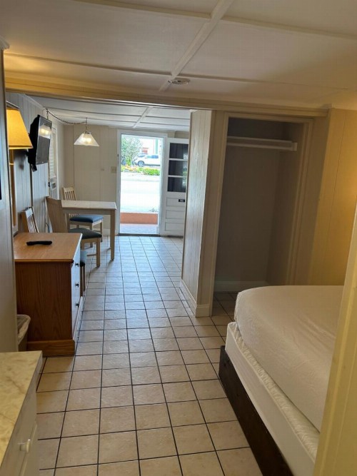 The Admiral Hotel/Motel - image 30