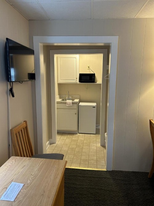The Admiral Hotel/Motel - image 31